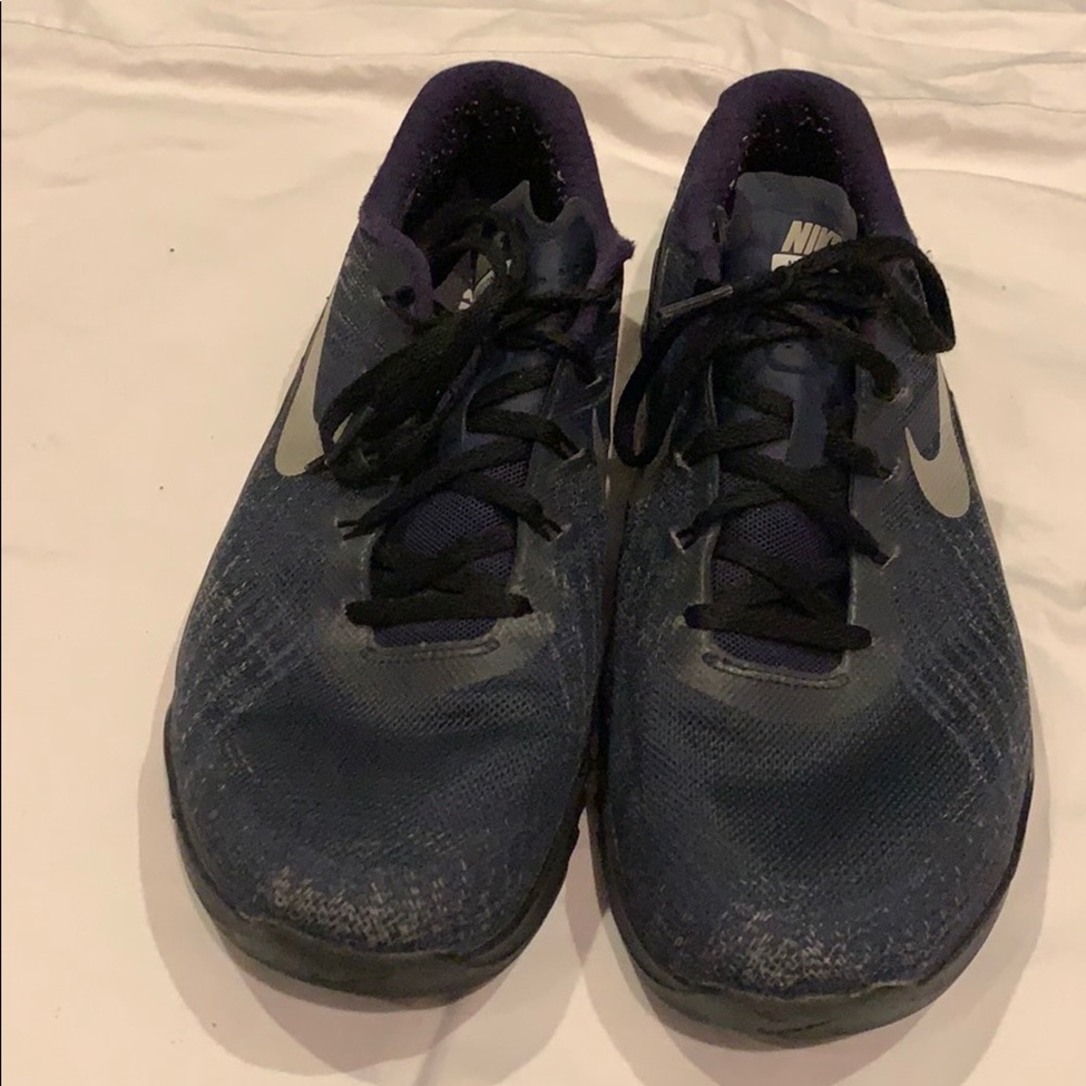 Navy Blue Nike Metcon sneaker